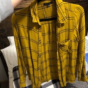 Black and yellow plaid